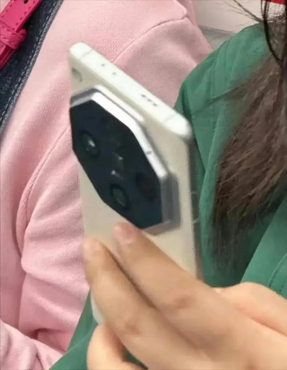 什么？你告诉我这是Find X7 Pro！
这外观再搭配上到顶的影像配置，这销量