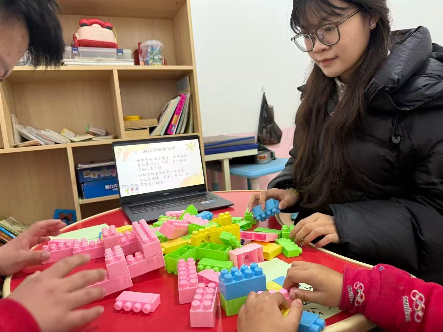 秦岭笑谈 【以“译”传温，伴“星”同行】——“语愈新生，译路童行”实践队曲阜师范