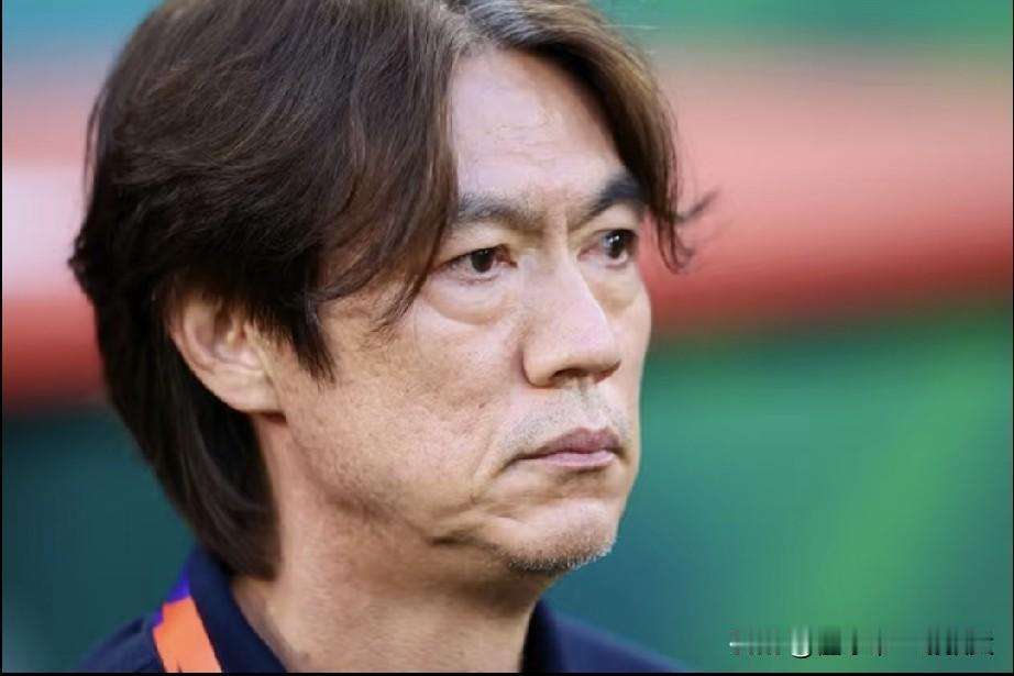 韩国记者赛后盘问洪明甫：球队食物中毒了吗？韩国0-1南非跌至小组第3，出线形势不