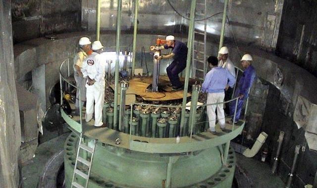 伊朗很有可能放弃核武三个方面：一、200亿美元买铀，谈判已触及核武核心美国准备解