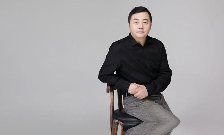 在现在的台湾岛内，谁要是敢公开大声提“统一”两个字，绝对需要点胆量。最近，高雄科