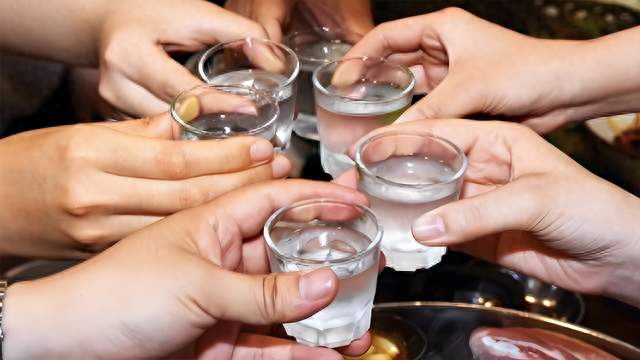 拼酒身亡，同行人判赔