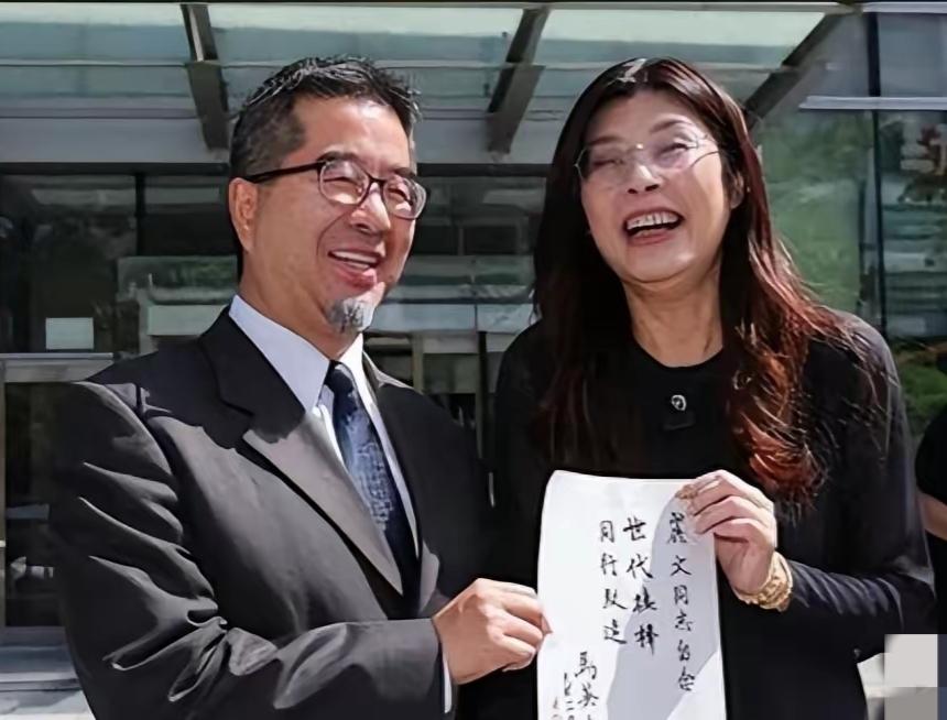 国民党主席郑丽文是想拿访问大陆见高层当选举跳板吗？
郑丽文访大陆  蓝绿拒统双簧