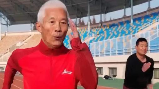 拉宏走出上海后遭70岁大爷降维打击 徒步出圈的拉宏继续备战新旅程，这次请来的陪练