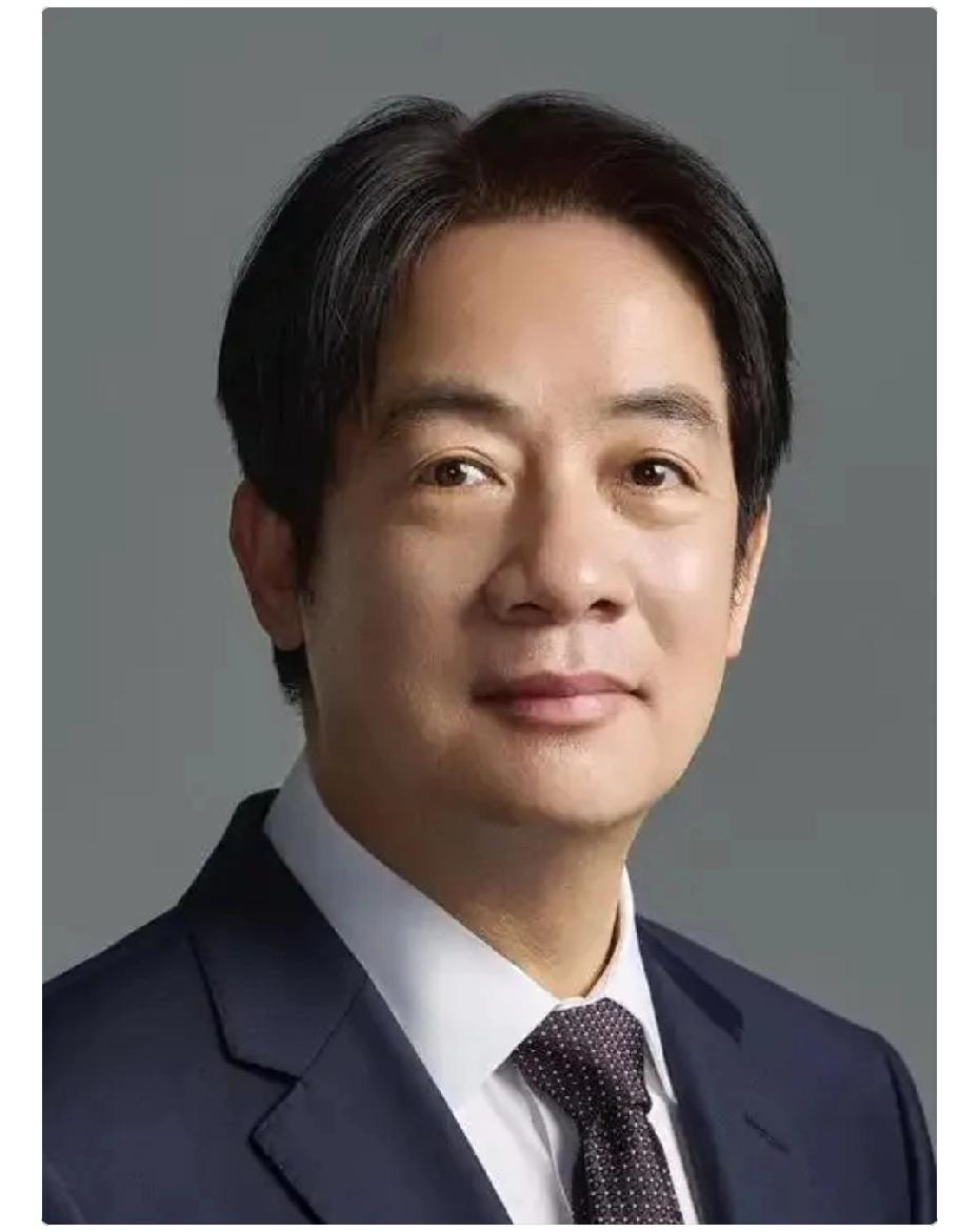 台“总统府”发表声明，
民进党：既想要红利又不愿承认身份，搞得两岸沟通机制停摆？