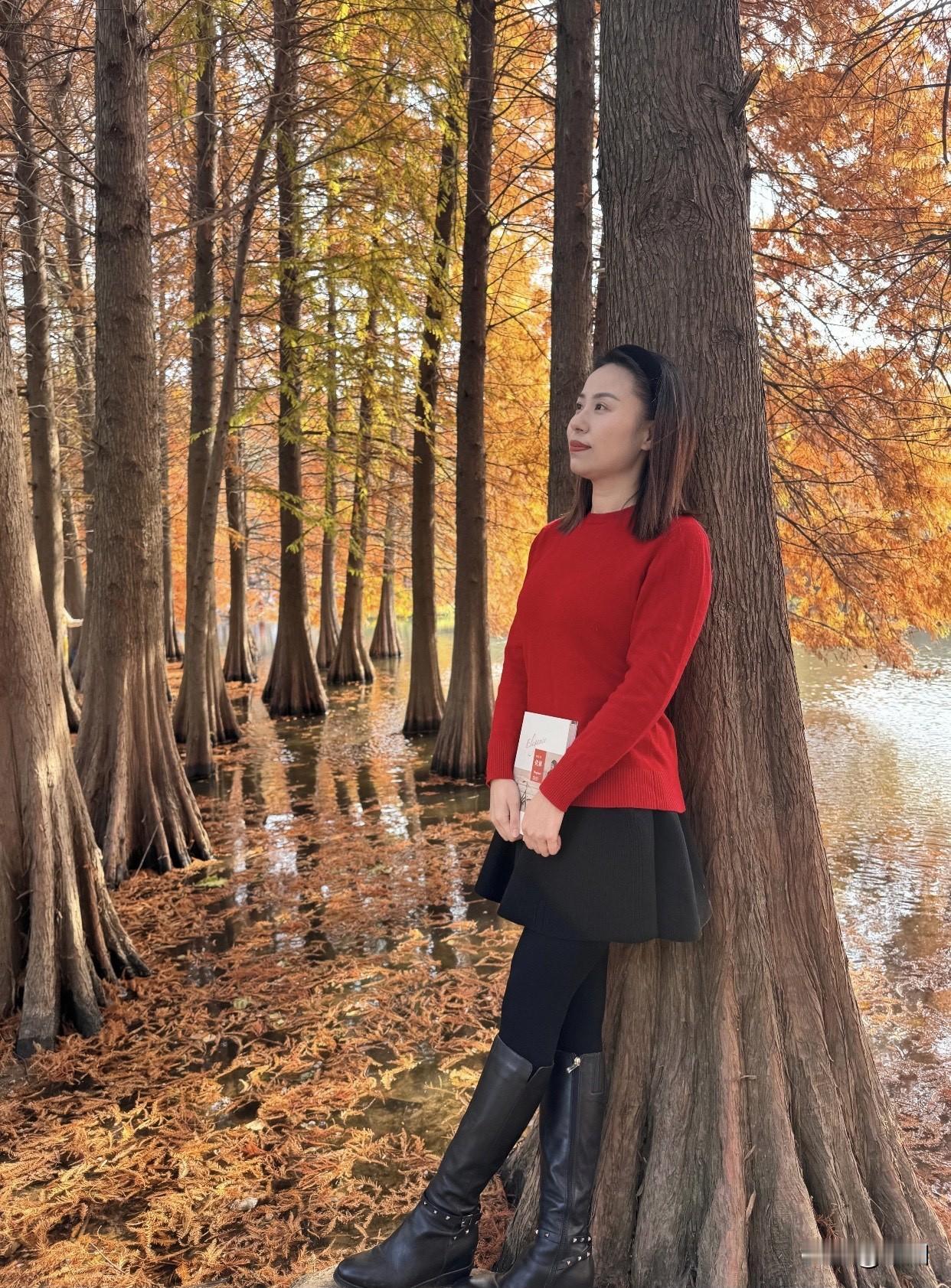 如何展现中年女性的优雅气质?学会控制情绪，保持平和心态。