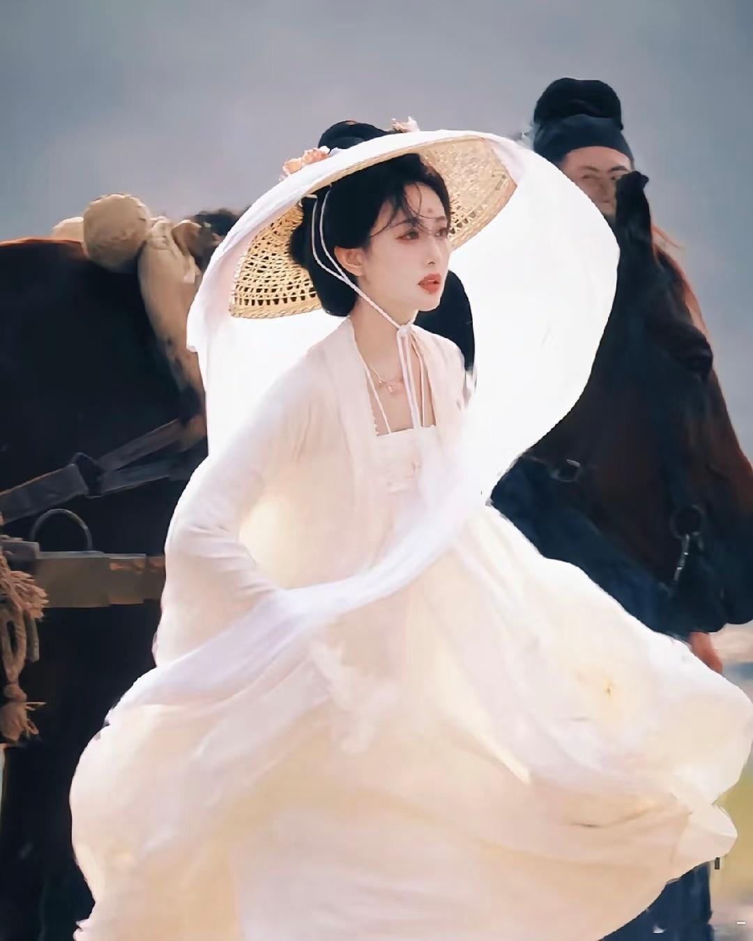 孟子义这衣服跑起来真的要狠小心 ​​​