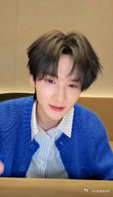 余宇涵元宵直播 余宇涵元宵直播时和粉丝互动超暖心！他认真倾听每一个人的发言，还时