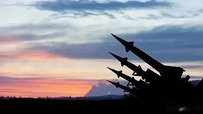 【为建设军事申根区，欧盟需至少投入1000亿美元解决运输堵点】


拉脱维亚国防