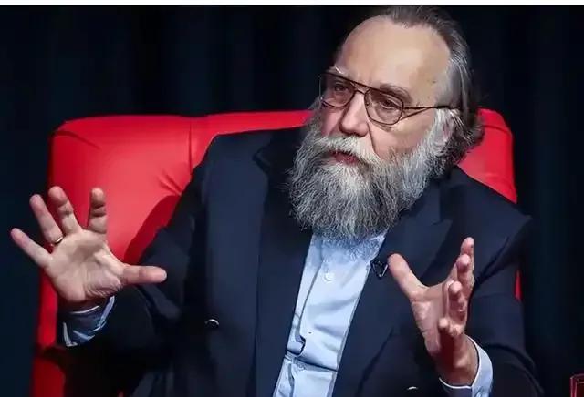 俄罗斯国师杜金曾说：中国放任委内瑞拉和伊朗沦陷，下一个遭殃的也将是中国自己。而且