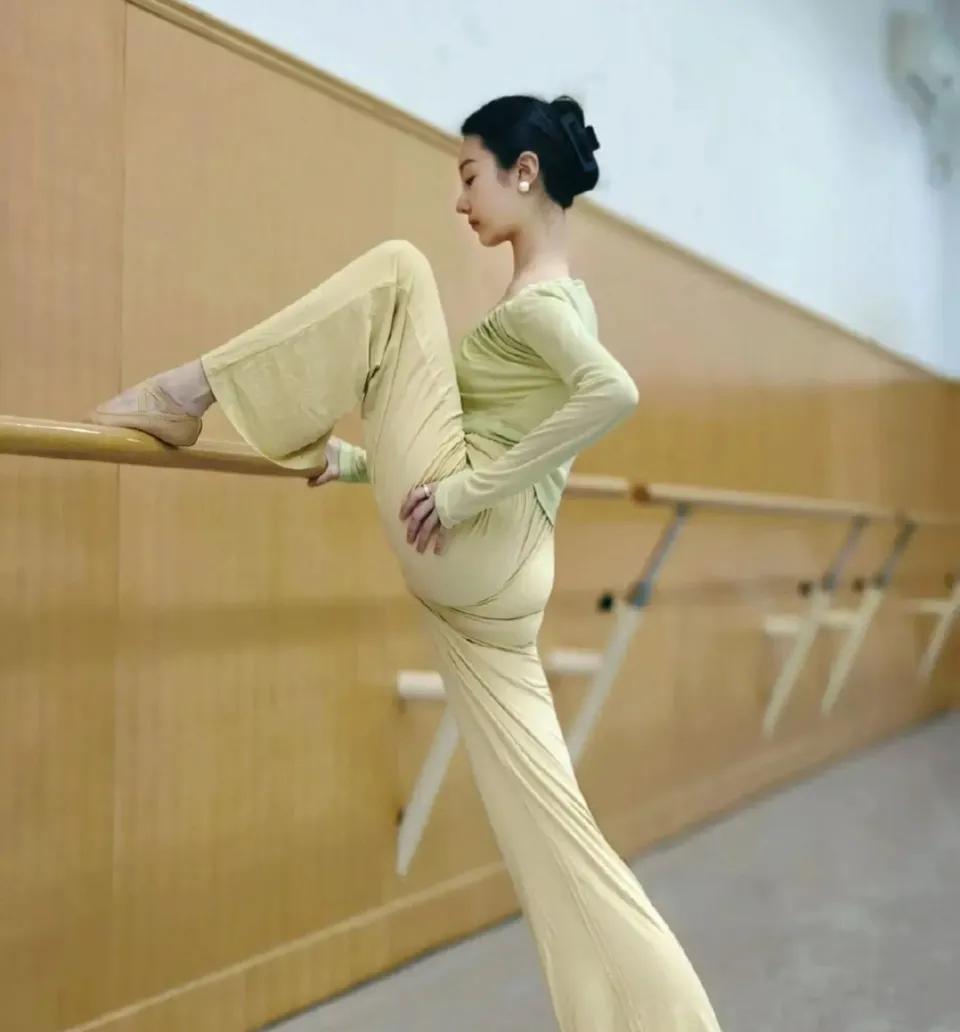 一听到“养女儿不容易”这句话就想笑，人家养儿子的才是真正的不容易，你算老几？养儿