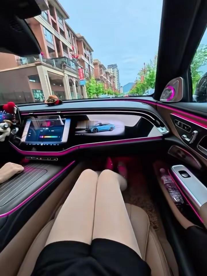 开大奔提前回家过年，在利租车享优惠，带着心爱的玉芬，老丈人能不能让我先动筷利租车