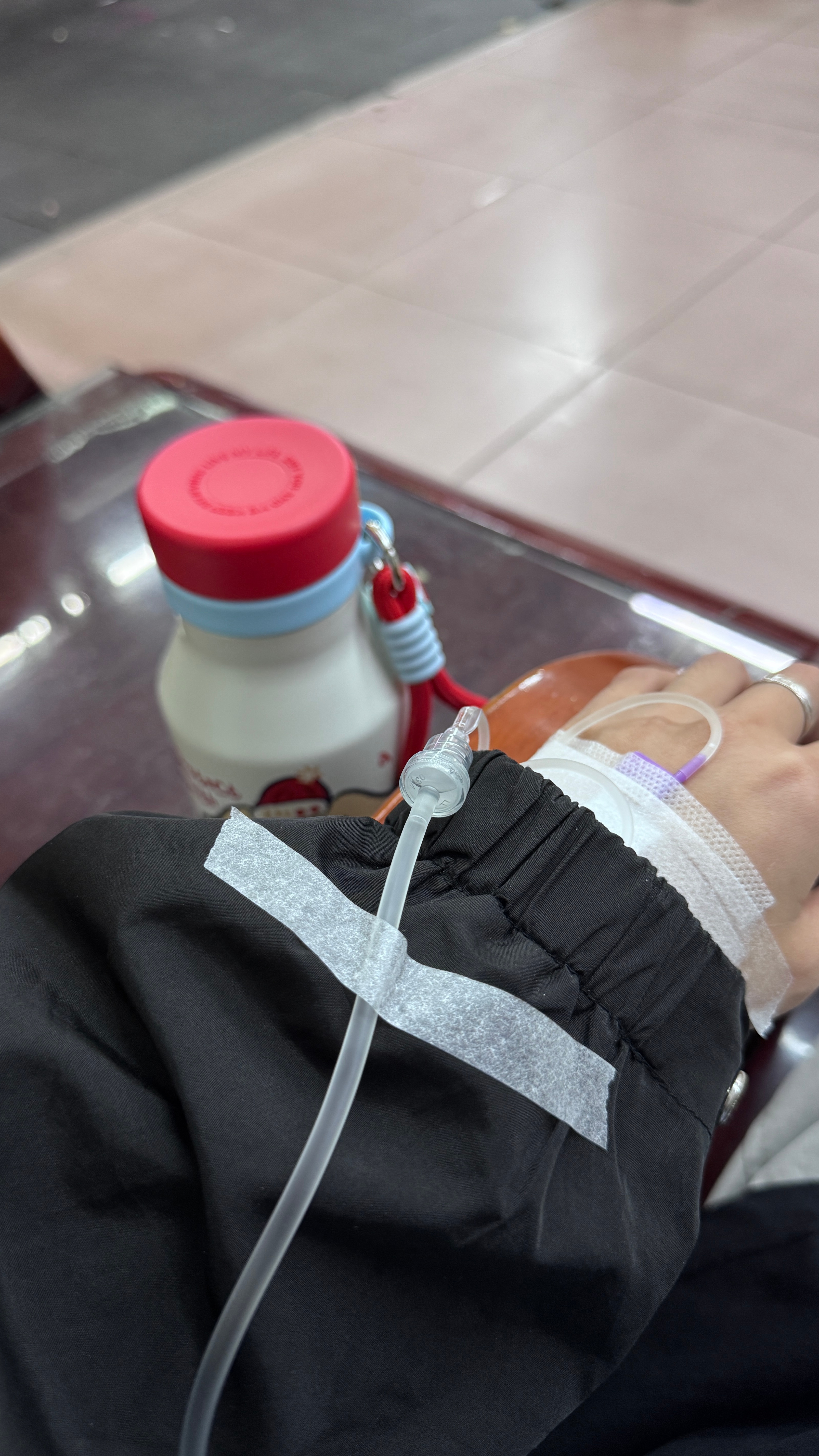 大家一定要多喝温开水少熬夜多喝水多喝水多喝水很重要 