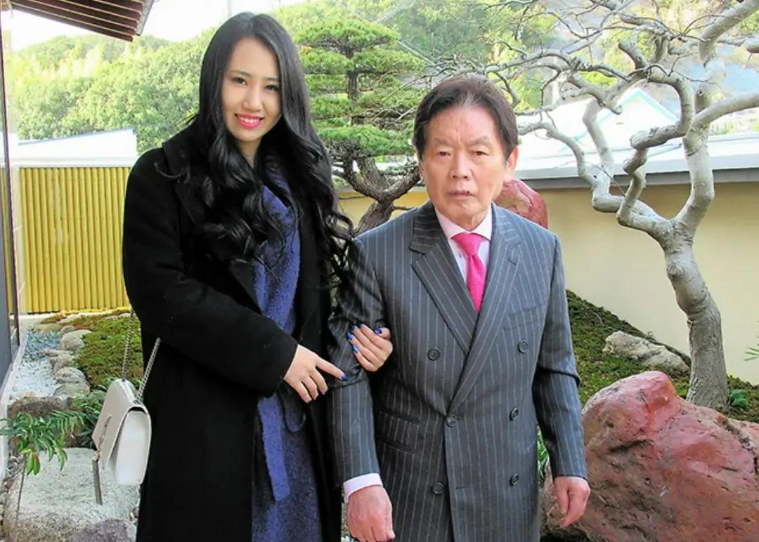 色字头上一把刀，2018年，77岁的野崎幸助在与时年22岁的被告人须藤早贵结婚仅