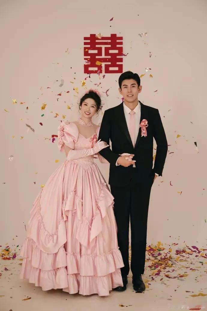 恭喜！恭贺！中国女排自由人王梦洁要嫁人了，婚期在国庆节的最后一天，看着照片中漂亮