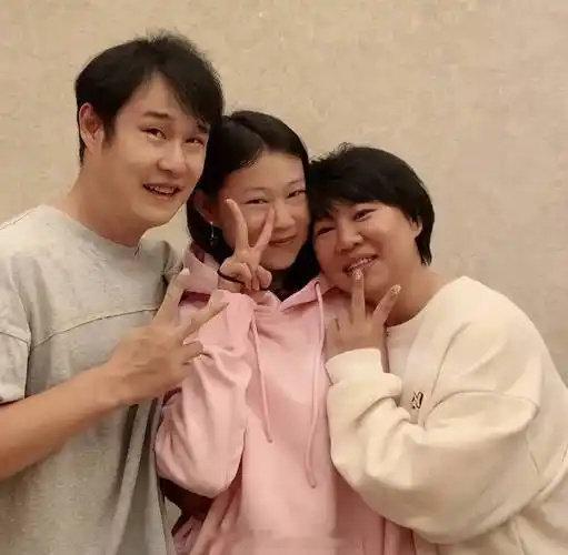 小沈阳叫沈佳润美美孩孩宝要不要这么可爱，小沈阳不愧老喜剧人了，张口就是梗，沈佳润