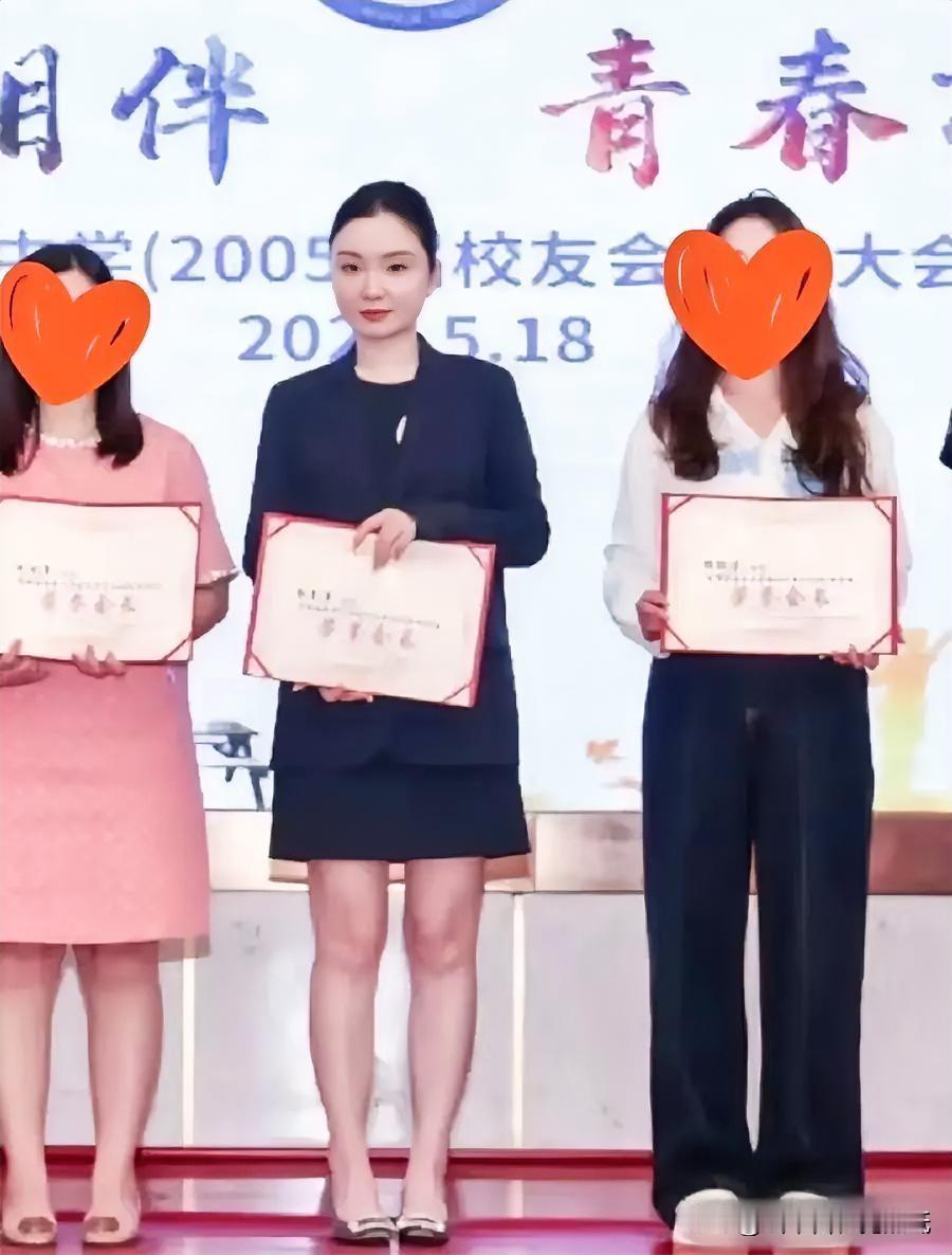 好奇查了下晋江鞋厂法人结果出乎意料！是个女的，叫赖育萍，才30多岁！身兼执行董事