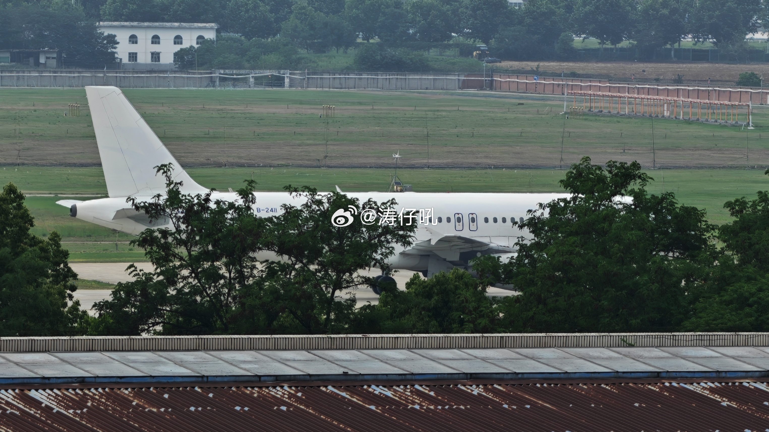涛说涛话原东航江苏A320/注册号B-2411于5月5日停场南京进行退租检，目前