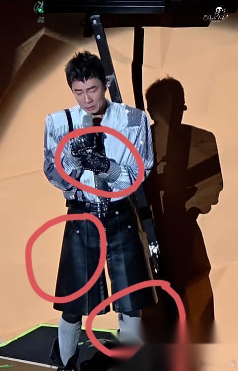 这下陈小春真是吃力不讨好了 1288的演唱会门票却看了个寂寞 原因不光是人偶太大