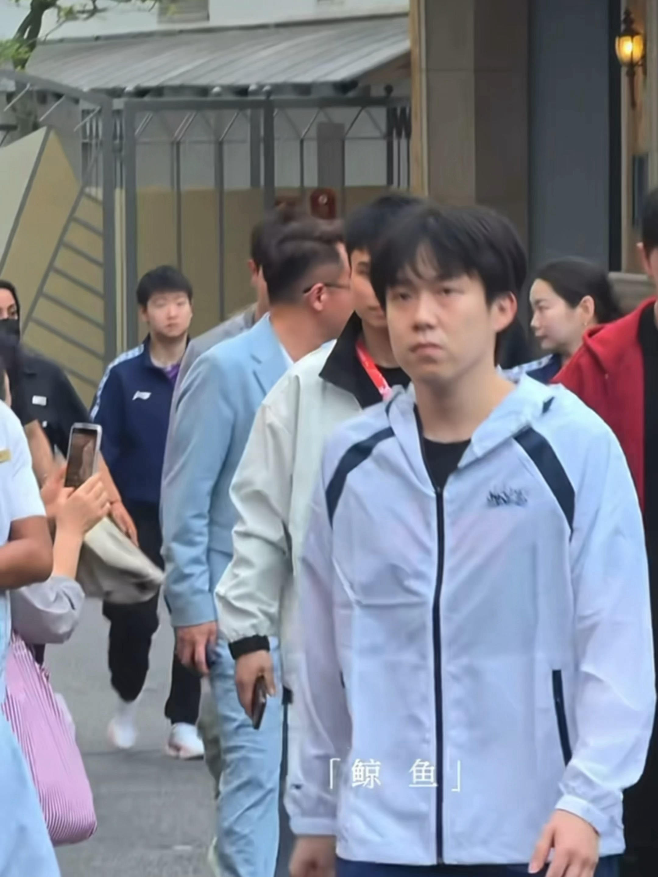 是否两个人能够捕捉爱的镜头～ 