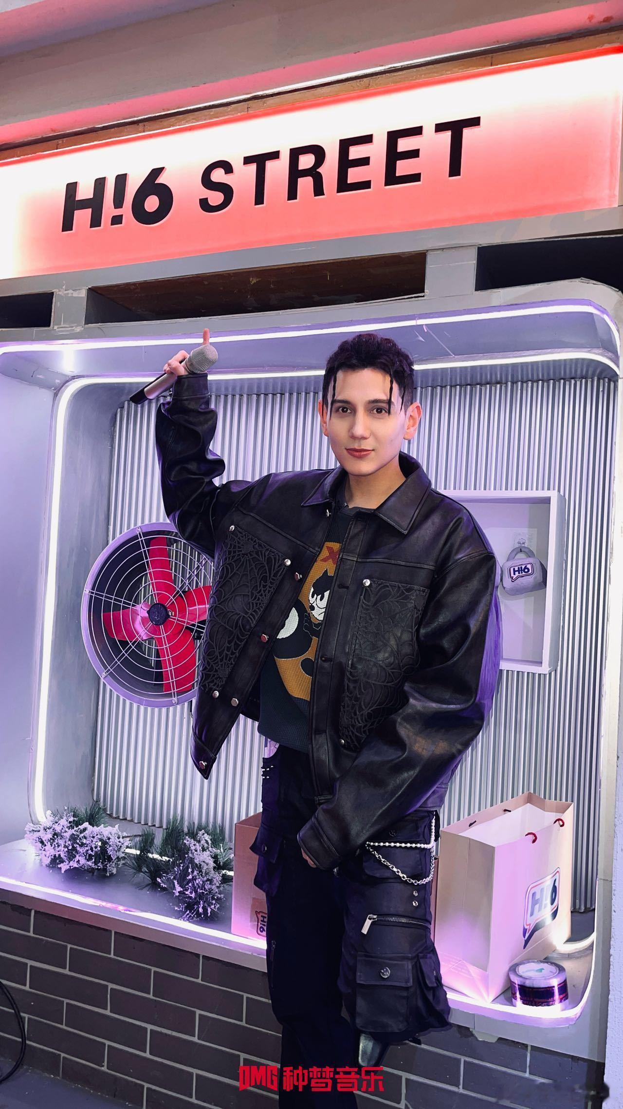 艾热王鹤棣默契无需多言艾热王鹤棣猜词主打一个心领神会，话没说全就秒懂，这默契度我