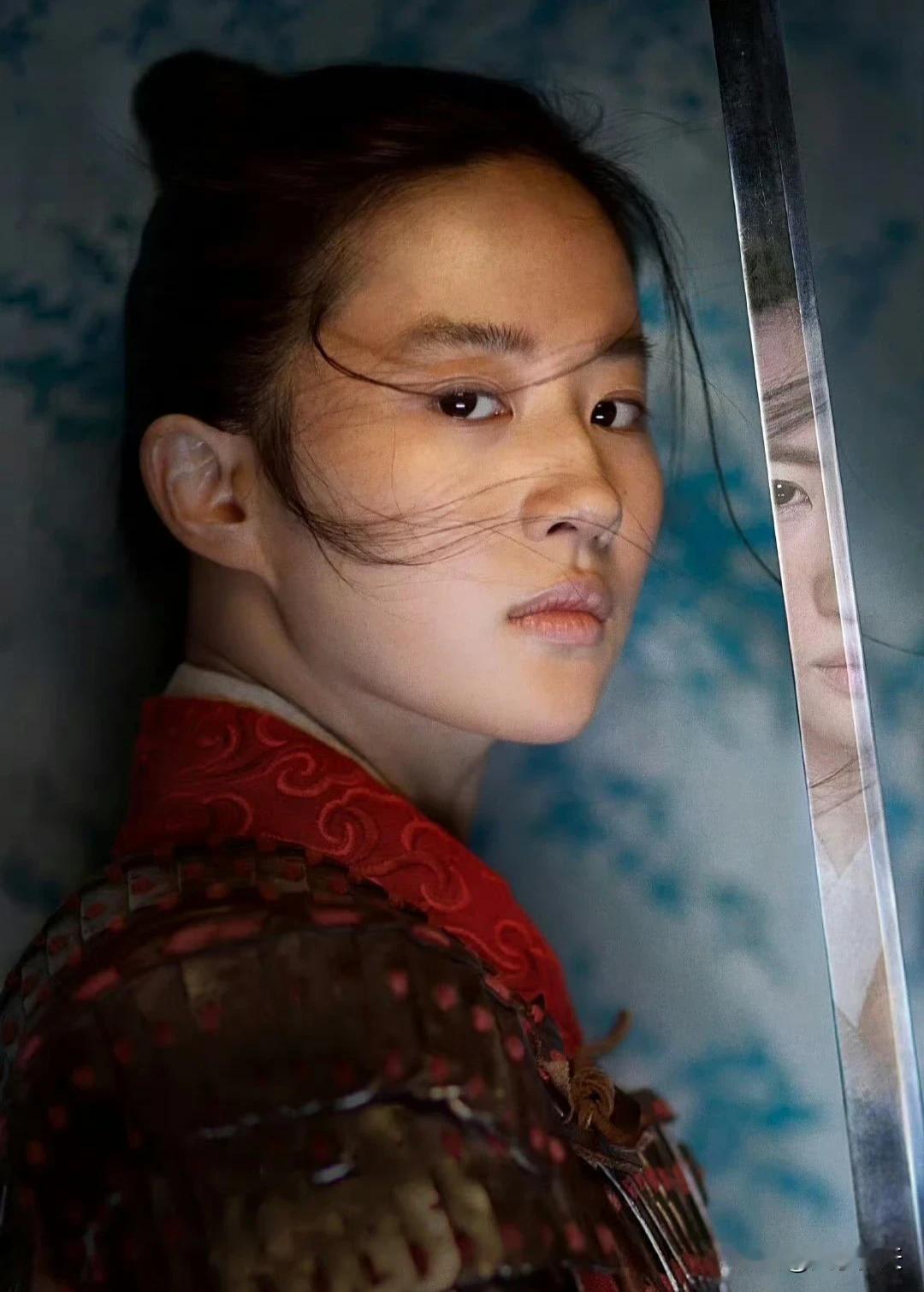 时隔这么久，刘亦菲演的《Mulan》居然又冲上Disney+热度前五了！这排面真