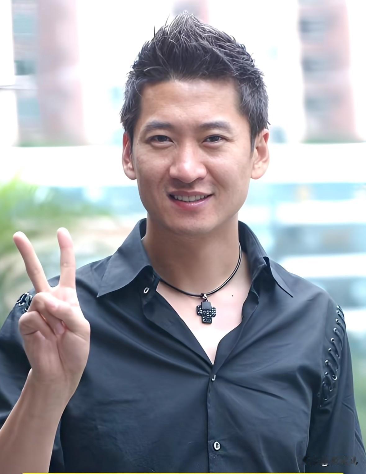 消失多年的周杰
终于复出拍戏了，他曾饰演还珠格格里面的尔康，红遍大江南北，却被人
