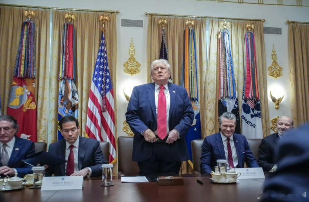 英媒说，美国急于解决俄乌冲突和达成中美贸易协议，现在白宫上下无论是官方文件或口头