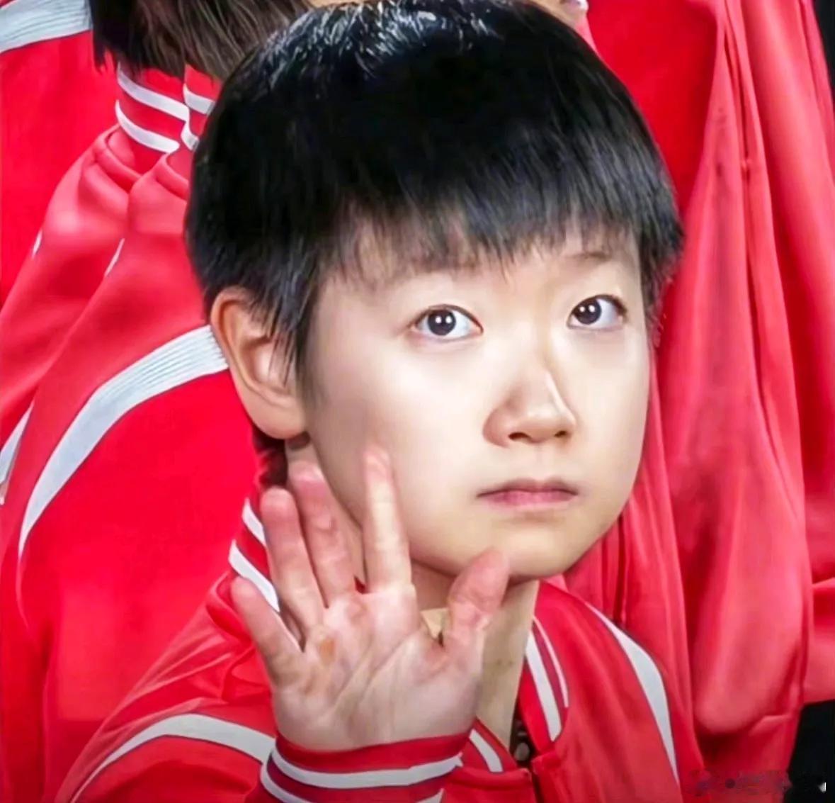 孙颖莎的手！
这是一位青春少女的手掌！

中国乒乓球队统领江湖几十余载，获殊荣无