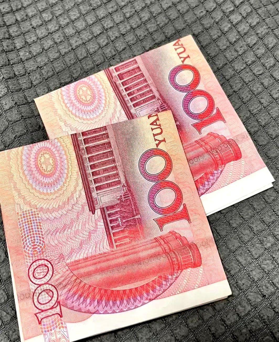 40岁，110万债，他仍敢定目标：一年还10万

夜班搬货11小时，白班再跑3小