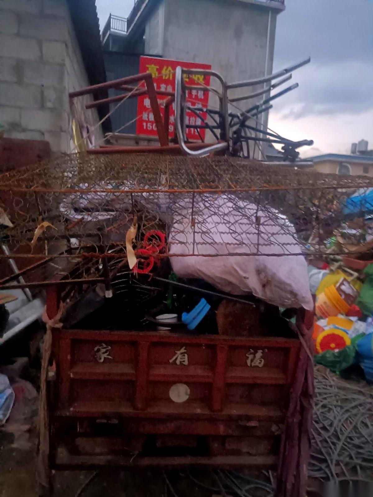 涨了！居然涨了！
攒了半个月的纸箱子，今天卖了一块一！一公斤！
你没听错，黄板纸