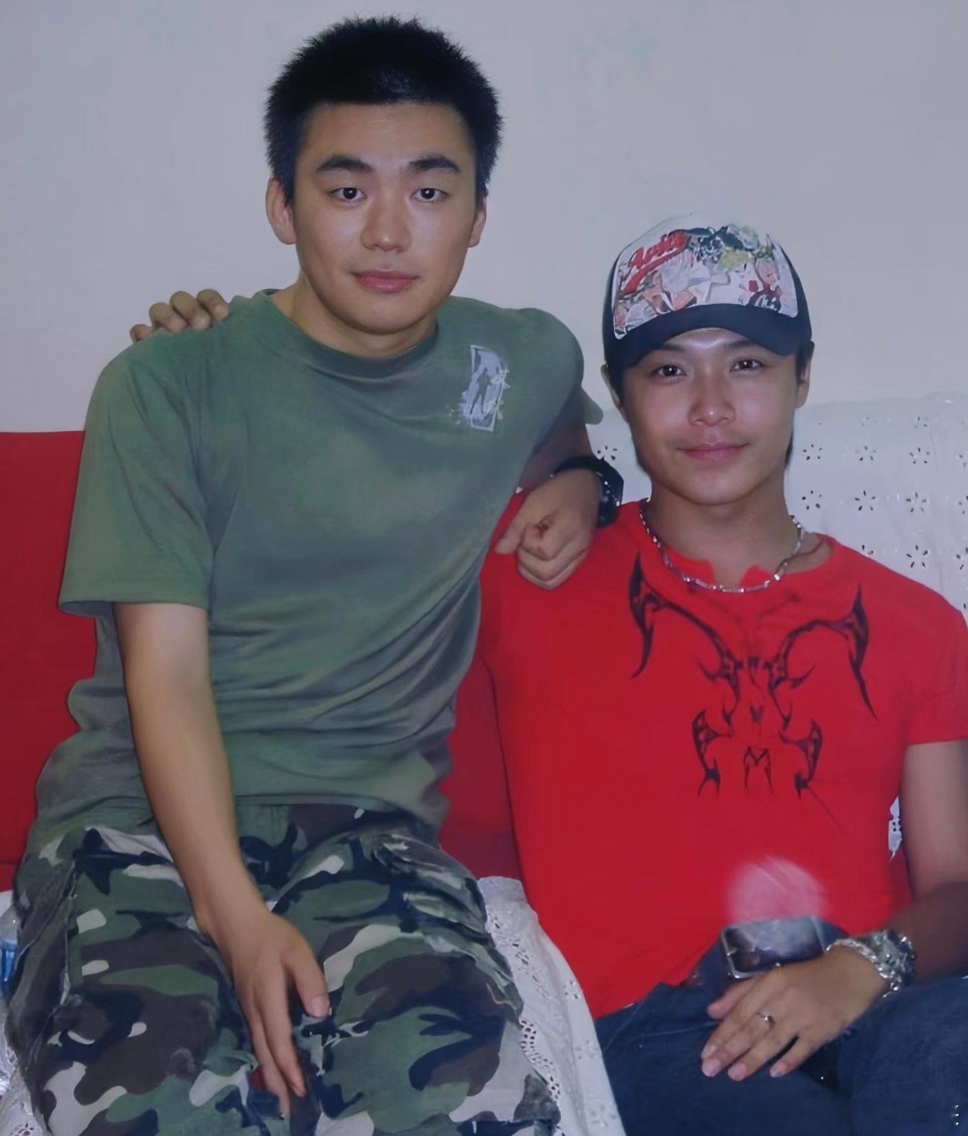 陈思诚王宝强的友谊真的羡煞旁人，一路走来相互成就啦 