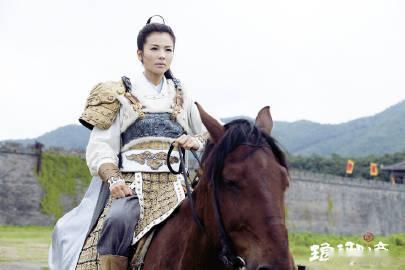 琅琊榜开播十周年刘涛发文刘涛与霓凰的相遇，宛如一场美丽的奇迹，将角色的坚韧与柔情