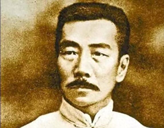 太平天国将领之孙参与辛亥革命推翻清朝，官至都督却因权力腐化最终被处决
1915年