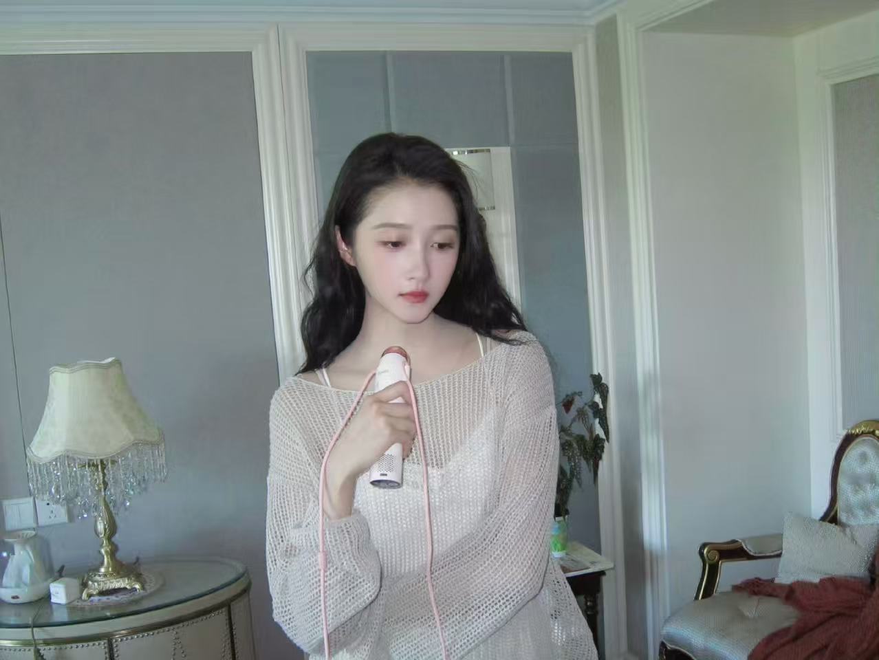 关晓彤孟露的片场日常关晓彤孟露莎片场日常 关晓彤孟露莎片场日常 