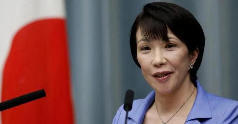 谁能想到，日本首位女首相高市早苗，正面临被全日本“催辞职”的绝境。上台不到一年，