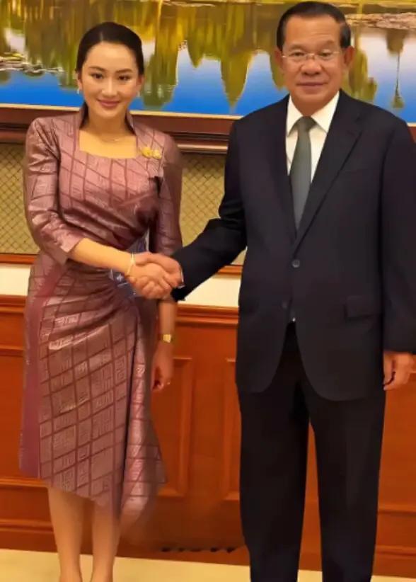 洪森父子这次是大难临头！柬埔寨有今天，都是自己作的！洪森当初如果不“陷害”佩通坦