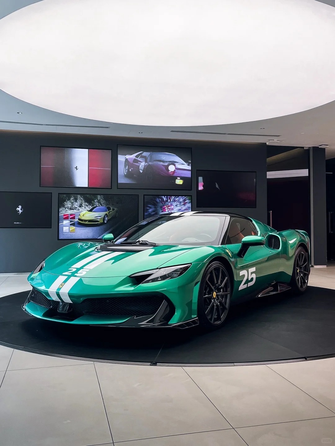 Ferrari 296 Speciale，这个绿简直照亮了我的世界