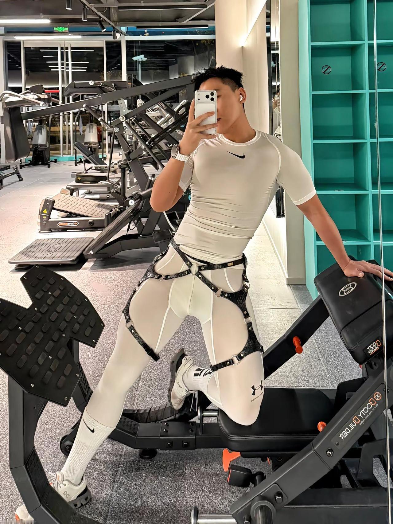 OOTD.健身 健身穿搭 肌肉男 紧身衣