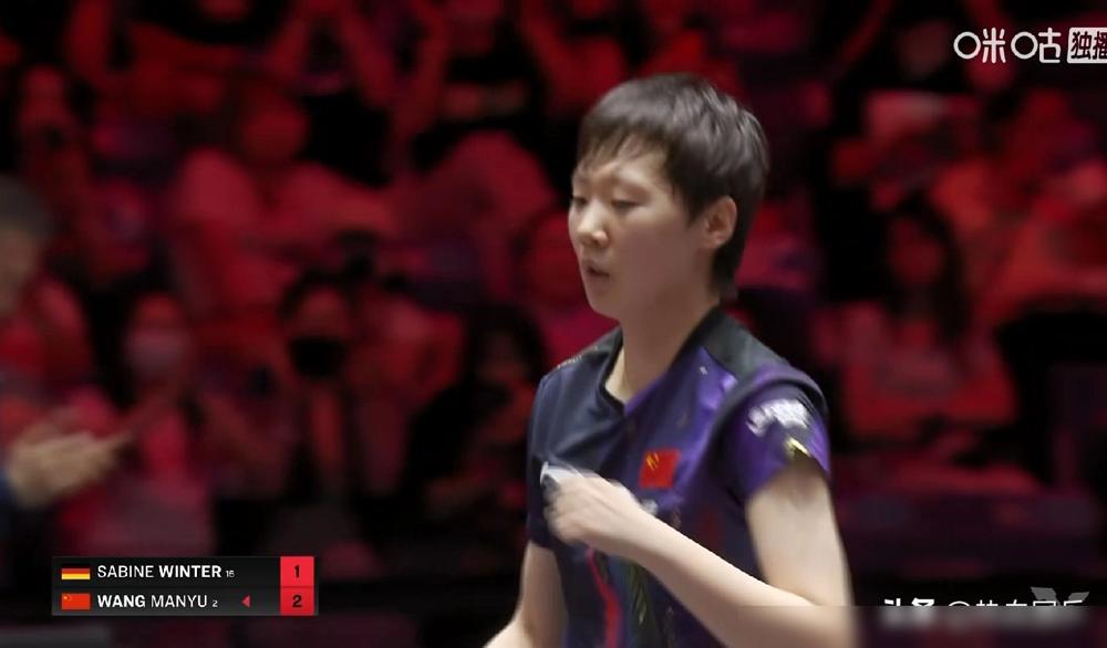 王曼昱1：8落后眼看要崩盘，场边的马琳只用一句话，就把德国对手给算计了。
 
你