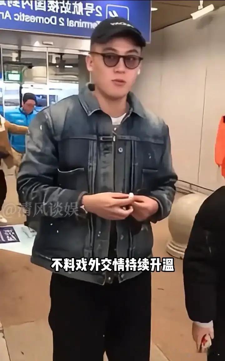 欧豪新剧《兵自风中来》刚开播，平时在社交平台上低调得像个局外人的胡歌，居然主动站