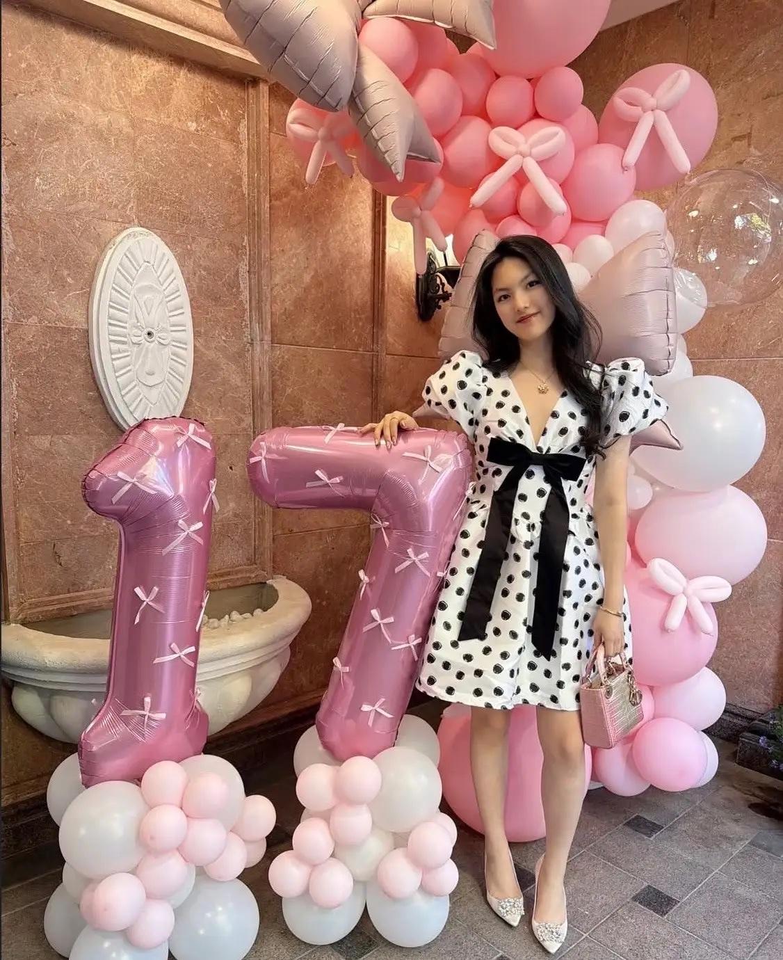🎂时间太快啦！王诗龄迎来17岁生日，还晒出了庆生现场照片。
还记得《爸爸去哪儿