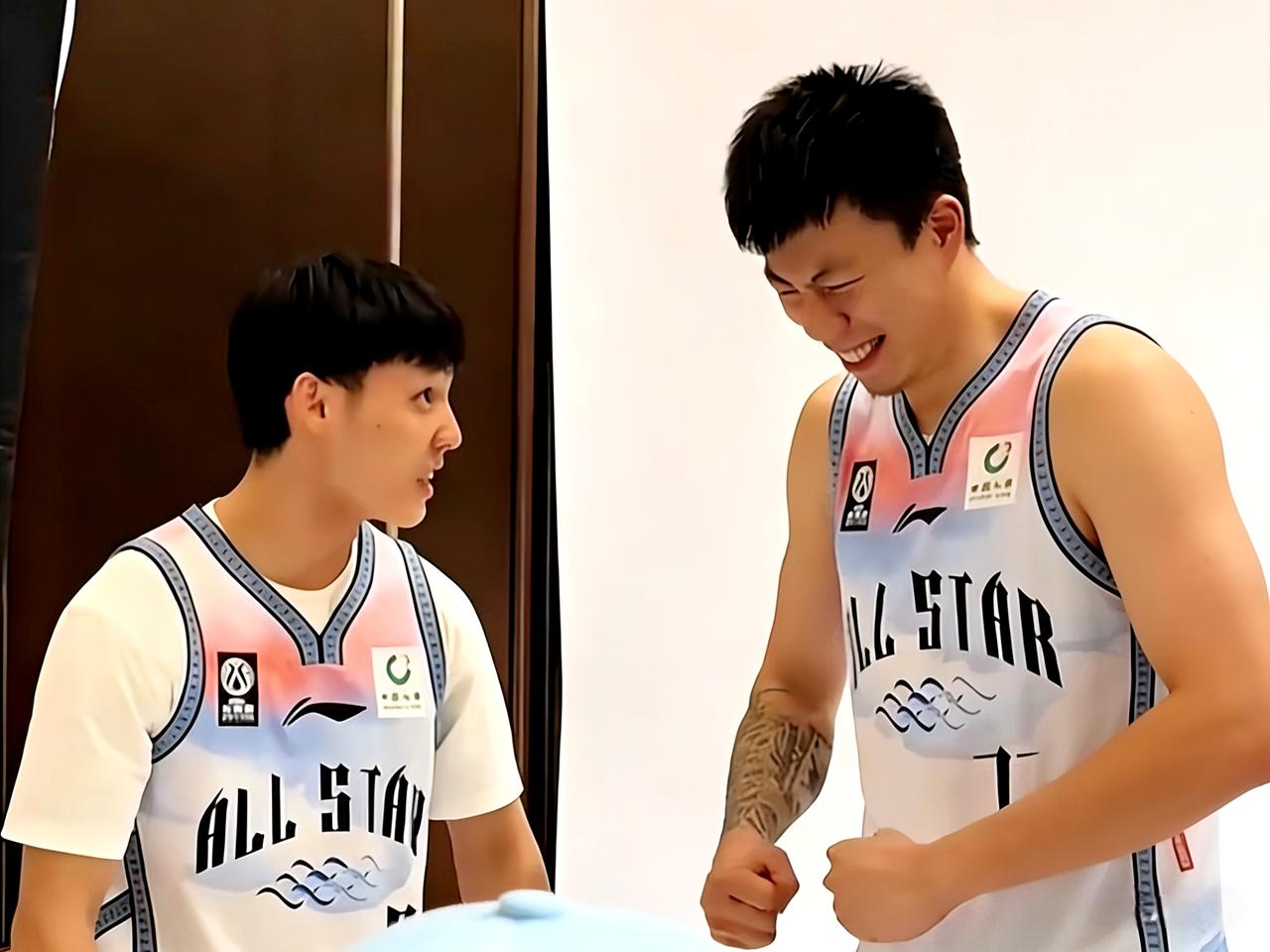 CBA全明星周末，大家娱乐调侃一下，挺好玩

CBA迎来了全明星周末，大家欢聚一