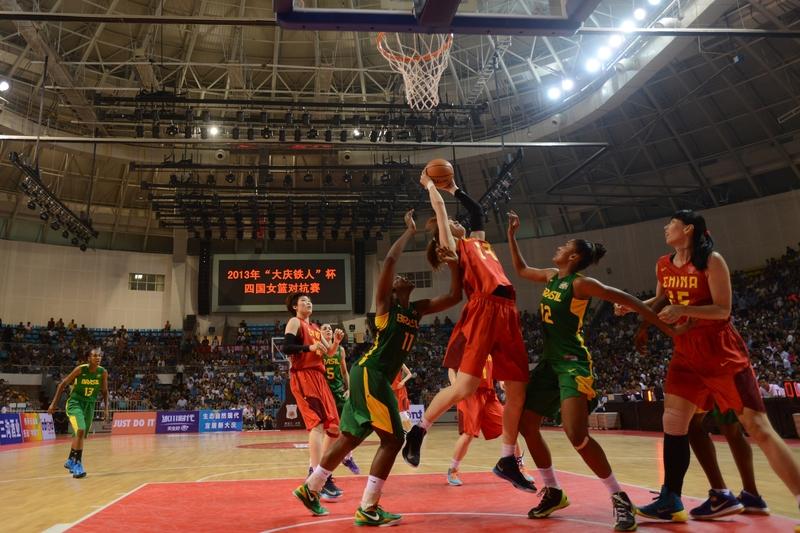 女篮热身赛：巴西女篮超远三分绝平，中国第四节单节9-24
这场女篮热身赛着实让球
