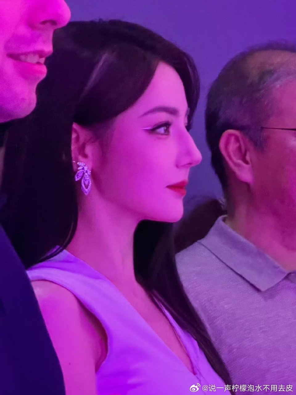 迪丽热巴黑长直女总裁姐姐嫁我！迪丽热巴 路虎卫士