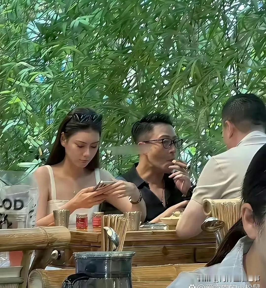 不懂就问。为什么大多数有钱人，都抽雪茄，不是普通香烟！