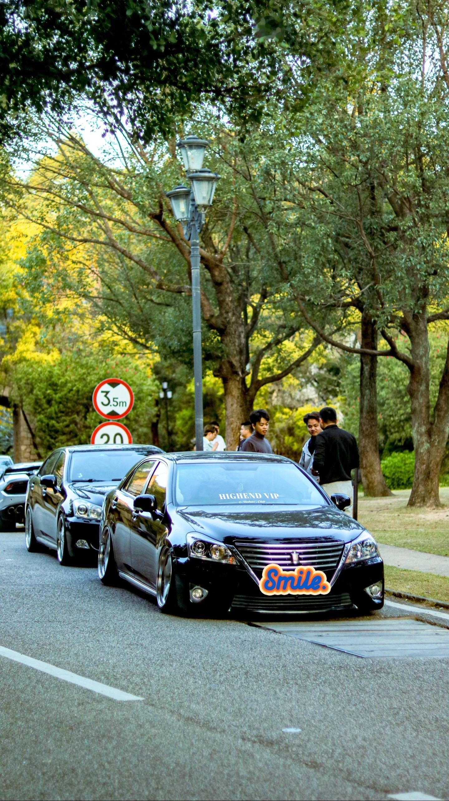 “免税专员用车”