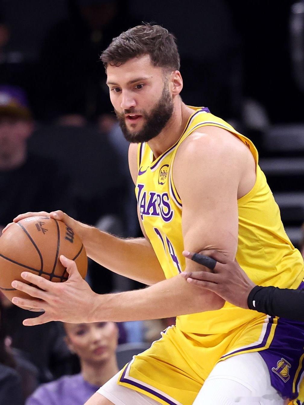 艾顿&海斯缺席，可乐杯申请出战湖人vs开拓者