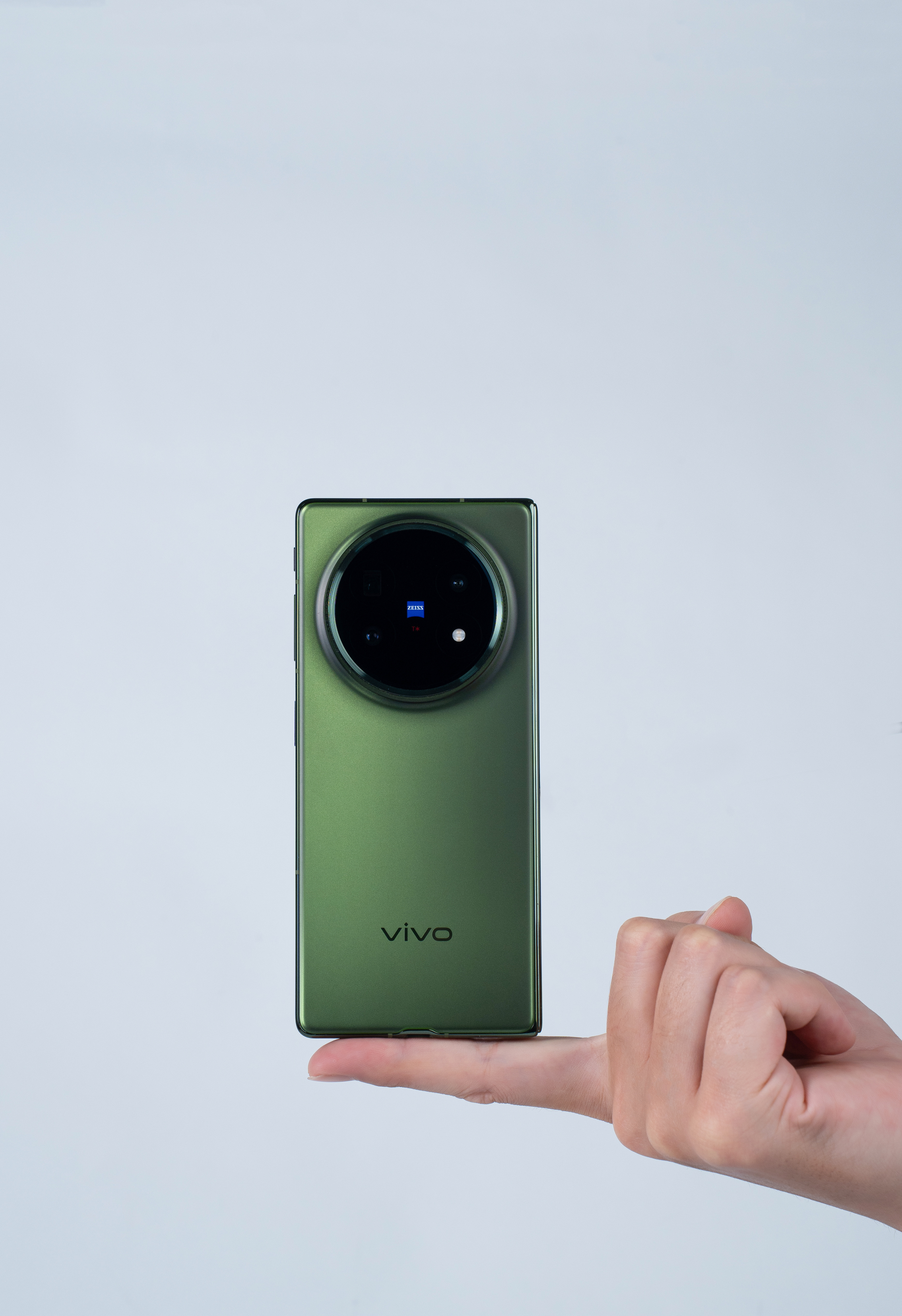 vivo X Fold5图赏：藏在细节里的「轻薄」*重点看图！微博好物研究所新品