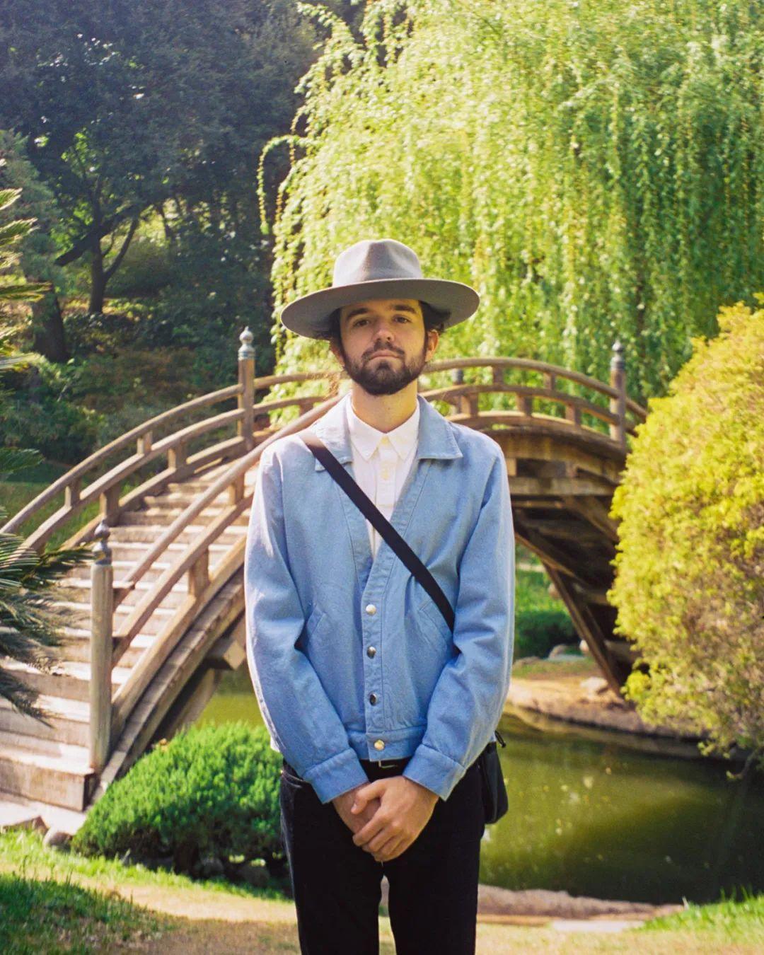 如今岁月催人老！《ARTPOP》的制作人 Madeon 现在已经29岁了，断气1